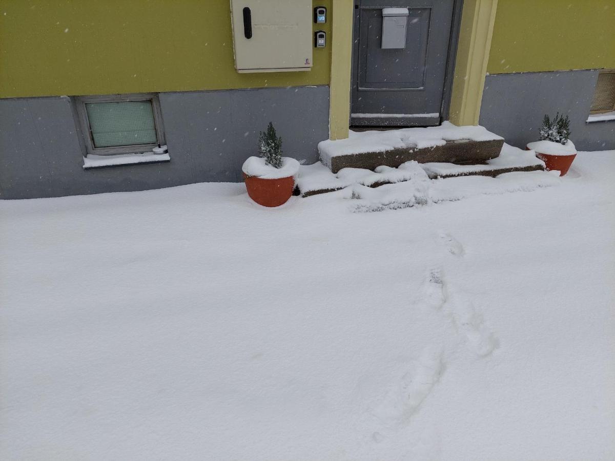 Eisenerz Stefan Apartment / Ferien Wohnung Luaran gambar