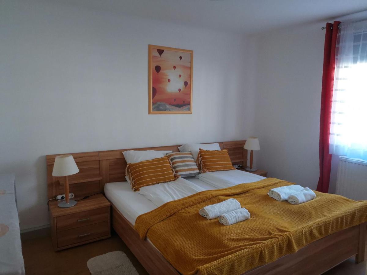 Eisenerz Stefan Apartment / Ferien Wohnung Luaran gambar