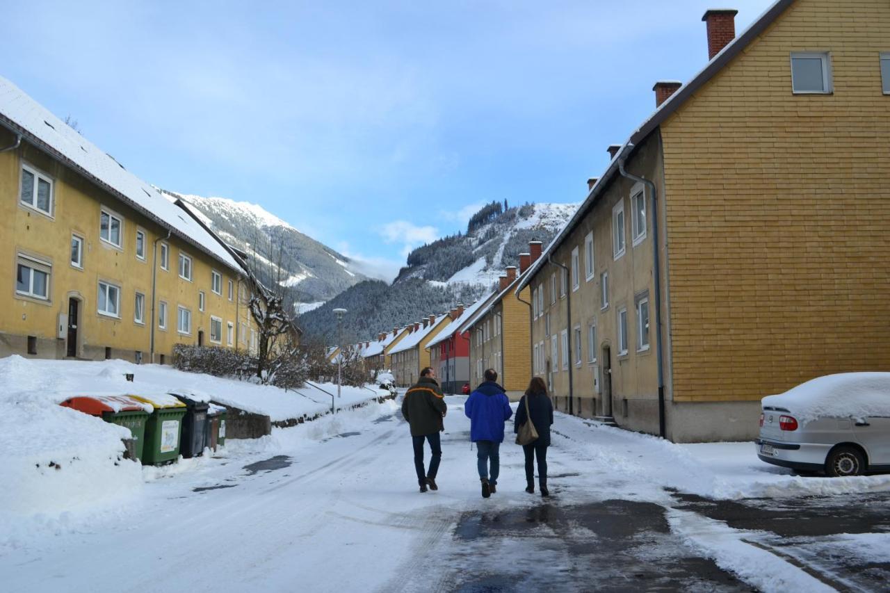Eisenerz Stefan Apartment / Ferien Wohnung Luaran gambar